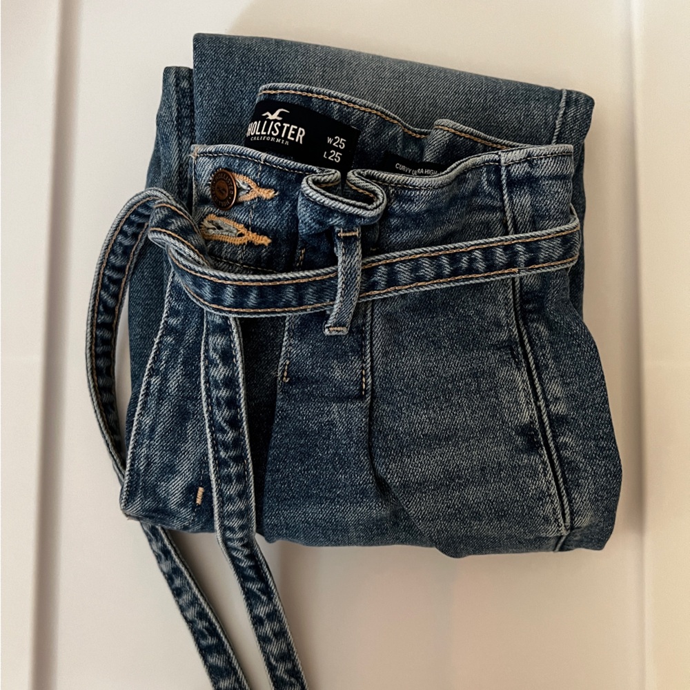 Hollister High Rise Jeans